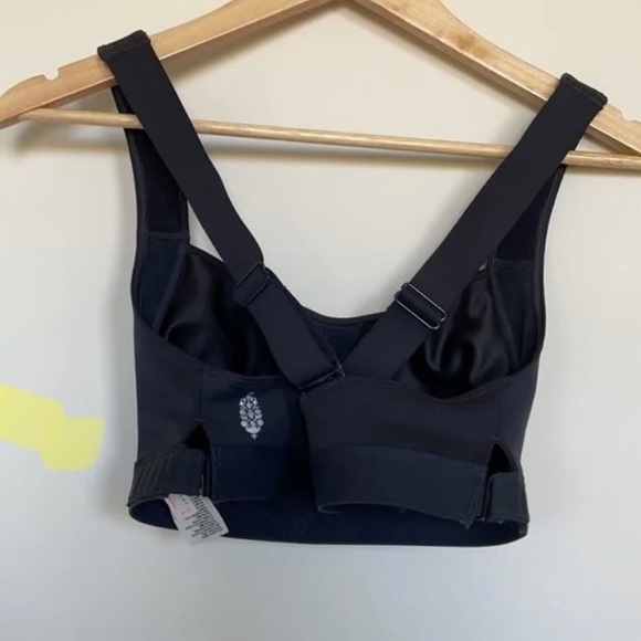 NEW WITH TAGS Free Movement Make A Move Sports Bra size Medium - Picture 4 of 4